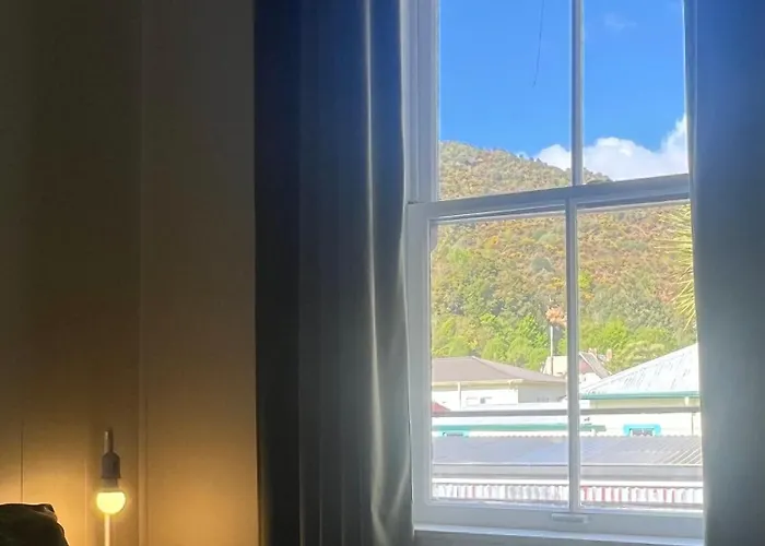 Nourish Reefton & Wilsons Hotel